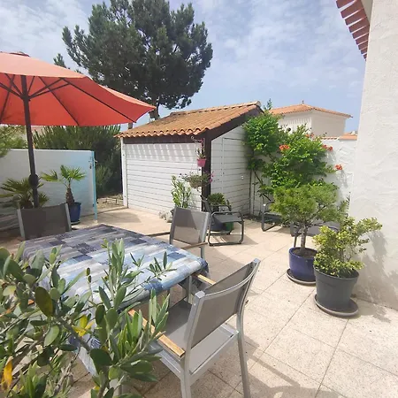 Holiday home Charmante Maison Pres Du Golf Et Avec Terrasse Et Parking - Fr-1-323-514 *