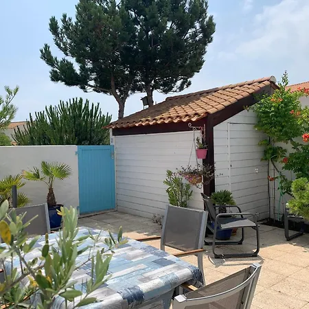 Holiday home Charmante Maison Pres Du Golf Et Avec Terrasse Et Parking - Fr-1-323-514